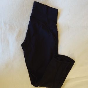 black cropped/capri lululemon leggings